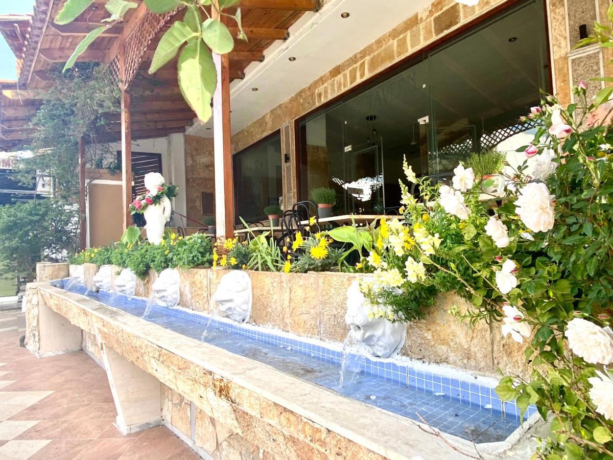 Costas Inn Spílion Exterior foto